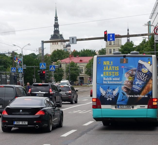 Vanilla Ninja jäätis – reklaam bussi tagaküljel