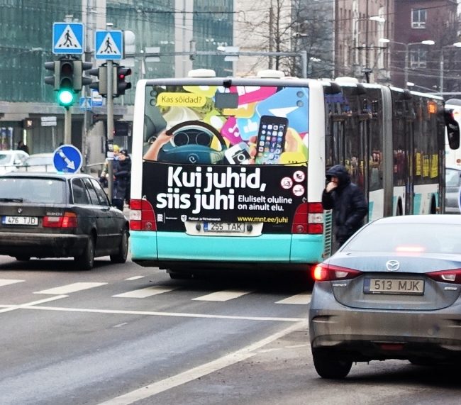 Maanteeamet – reklaam bussi tagaküljel