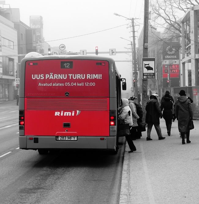 Rimi – reklaam bussi taga