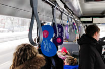 Tallink – rippuvad reklaamid bussis