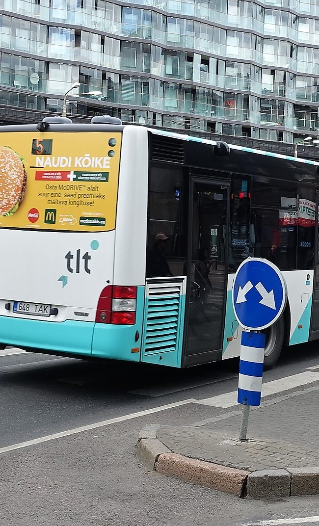 McDonalds – bussireklaam, reklaam bussi tagaküljel