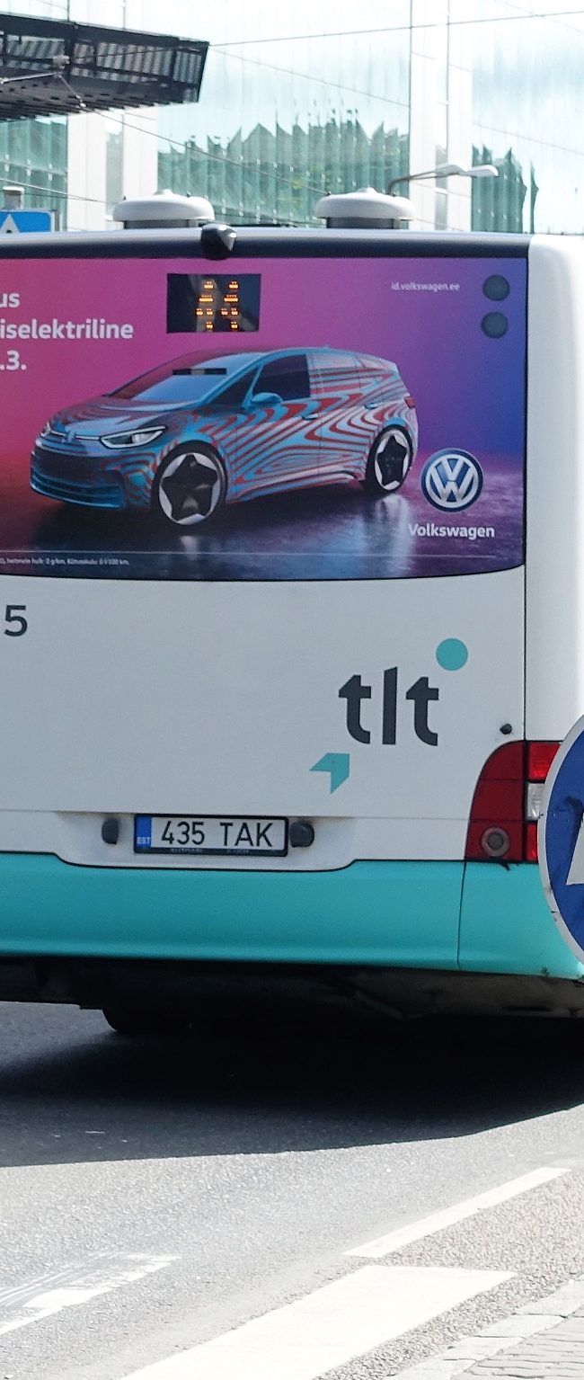 VW ID – reklaam bussi tagaküljel