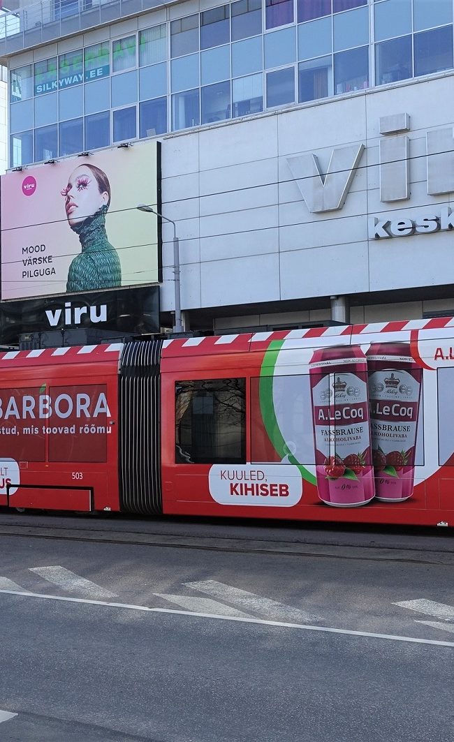 Barbora – üleni kleebitud reklaamtramm