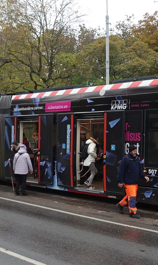 KPMG – tramm üleni reklaamkujunduses