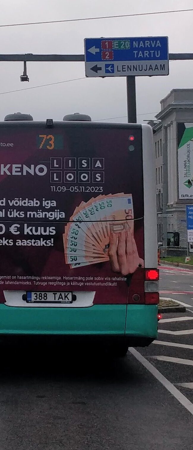 Keno Loto – kleebis bussi tagumisel küljel